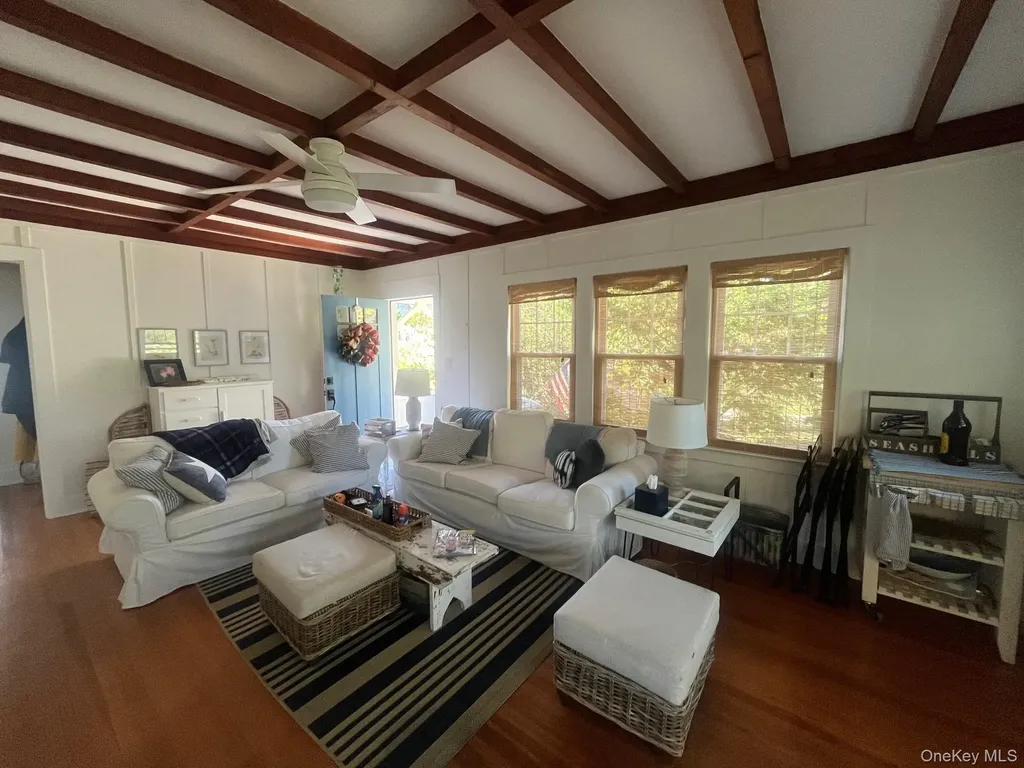 22 Crescent Avenue Seaview NY 11770