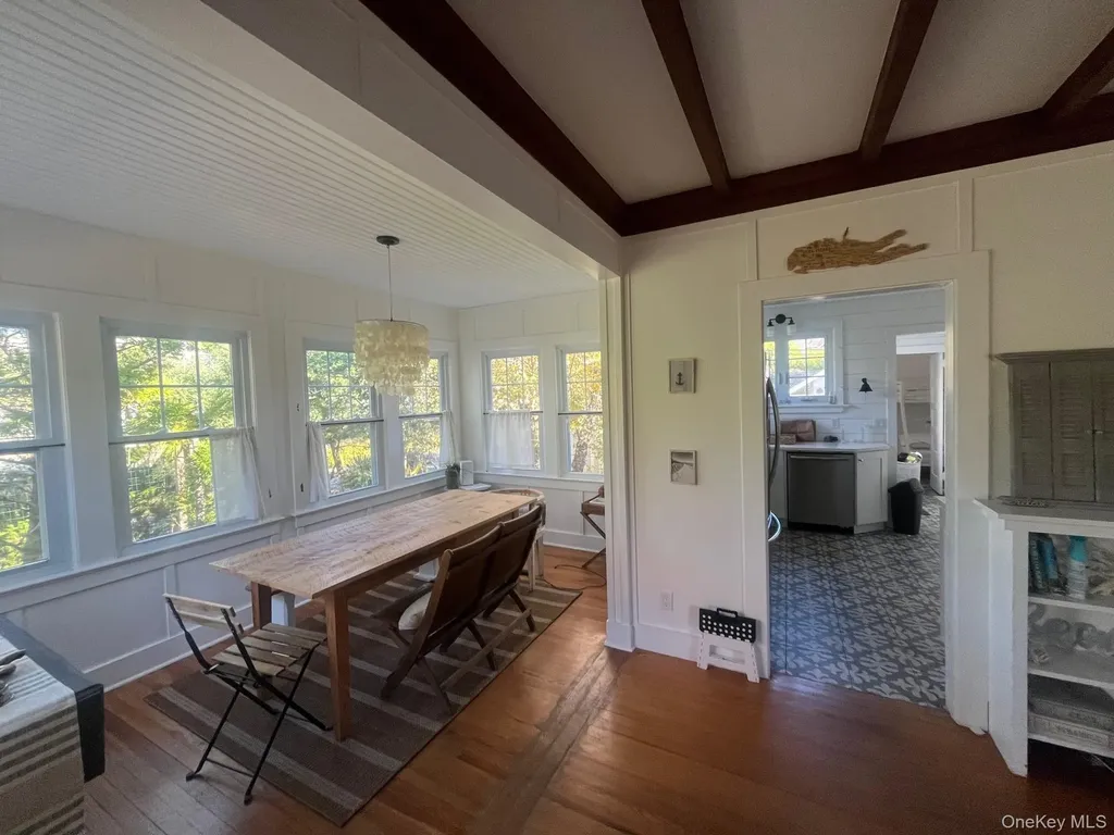 22 Crescent Avenue Seaview NY 11770