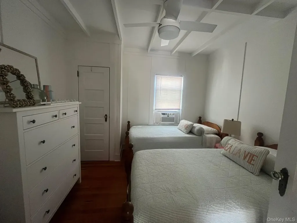 22 Crescent Avenue Seaview NY 11770