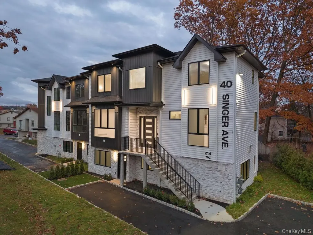 40 Singer Avenue Spring Valley NY 10977