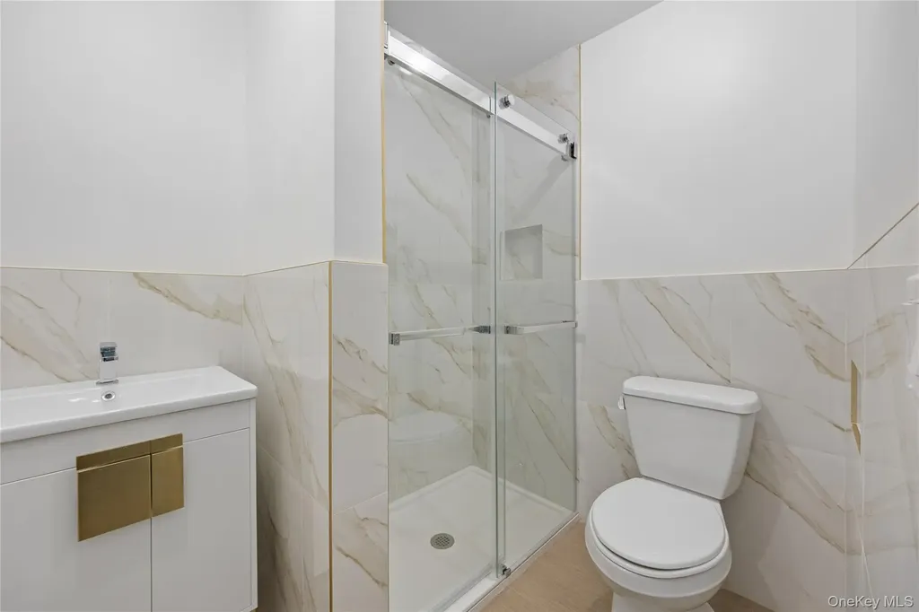 40 Singer Avenue Spring Valley NY 10977