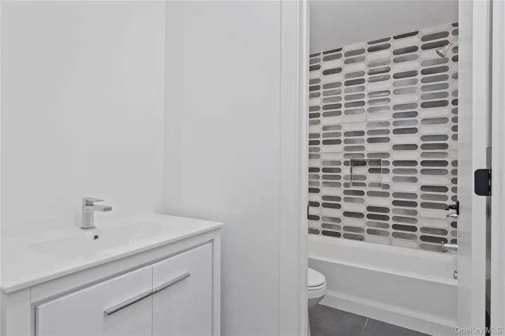 40 Singer Avenue Spring Valley NY 10977
