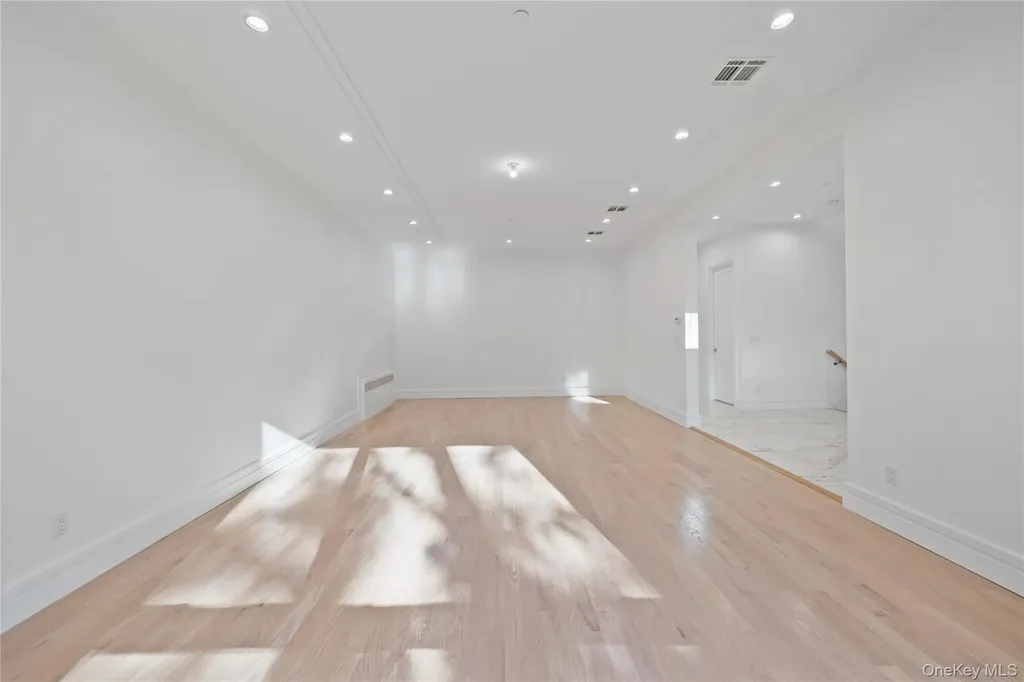 40 Singer Avenue Spring Valley NY 10977