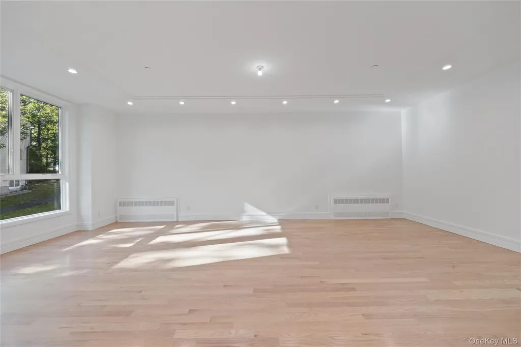 40 Singer Avenue Spring Valley NY 10977