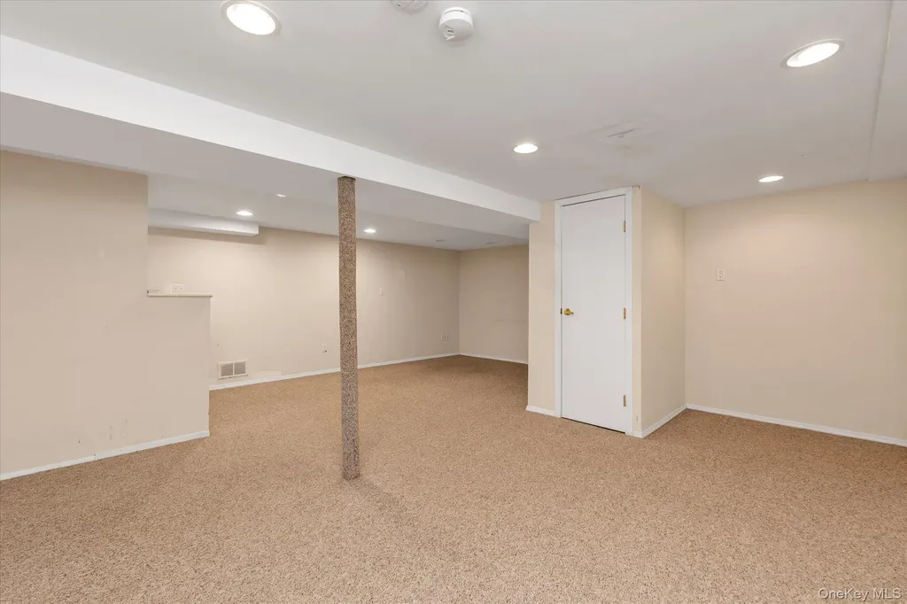 6 Karen Avenue Plainview NY 11803