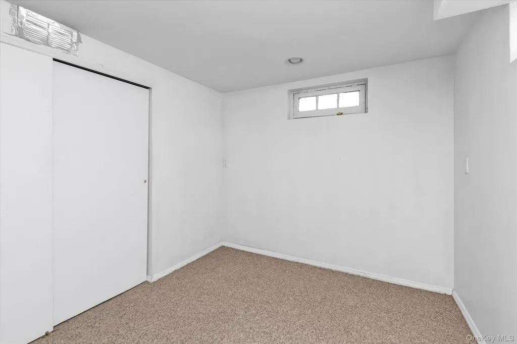 6 Karen Avenue Plainview NY 11803