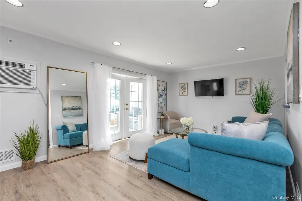 6 Karen Avenue Plainview NY 11803