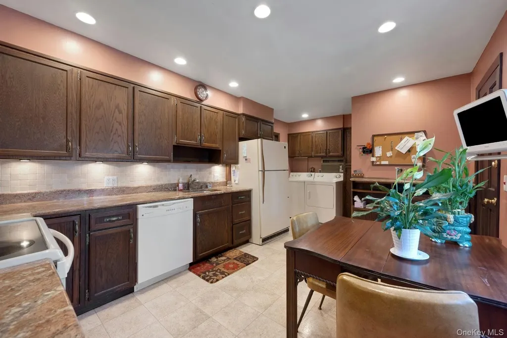 136 Buckingham Road Yonkers NY 10701