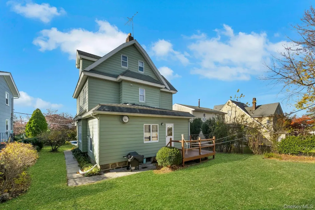 136 Buckingham Road Yonkers NY 10701