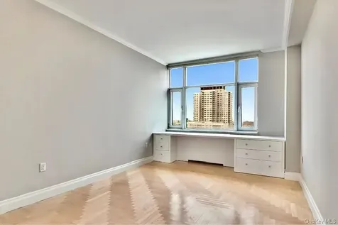 404 E 76th Street New York (manhattan) NY 10021