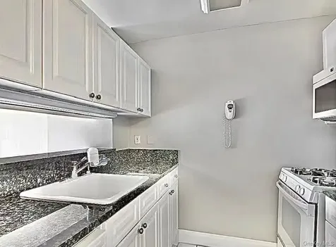 404 E 76th Street New York (manhattan) NY 10021