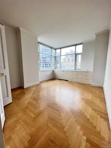 404 E 76th Street New York (manhattan) NY 10021