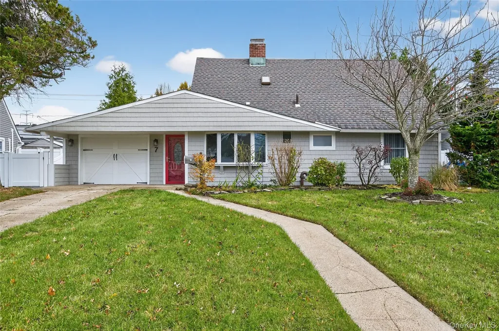 7 Lowland Road Levittown NY 11756