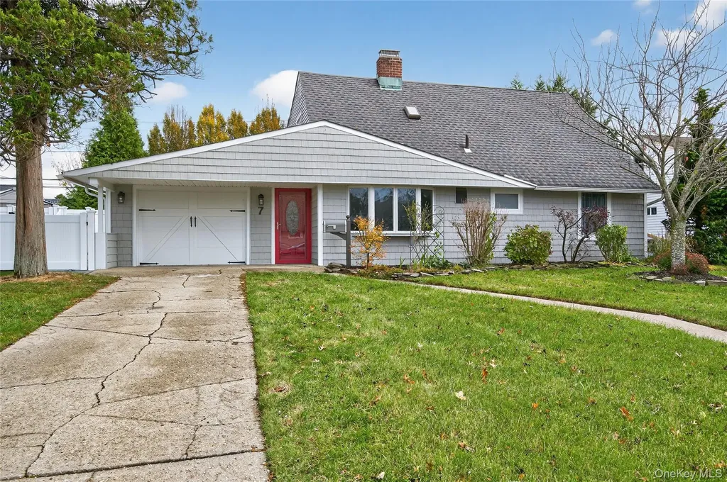 7 Lowland Road Levittown NY 11756