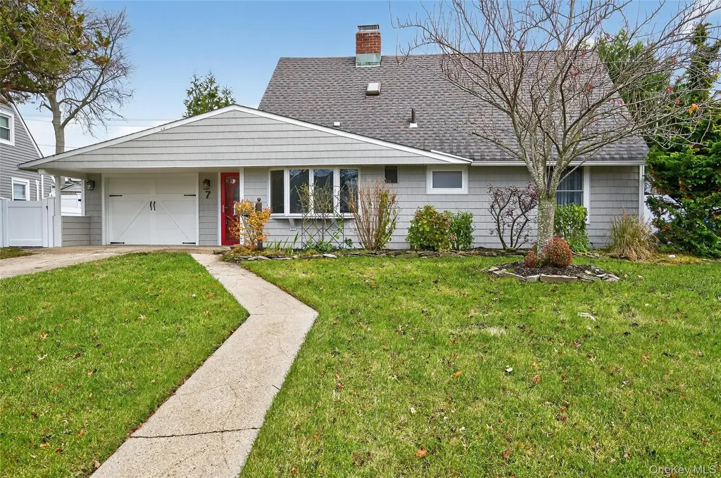 7 Lowland Road Levittown NY 11756