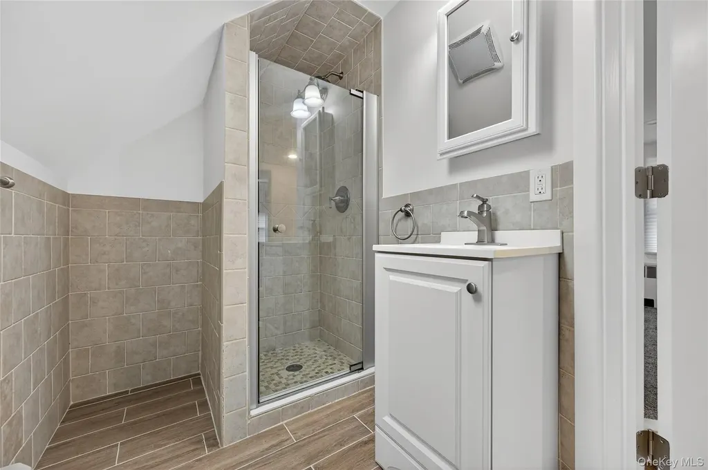 7 Lowland Road Levittown NY 11756