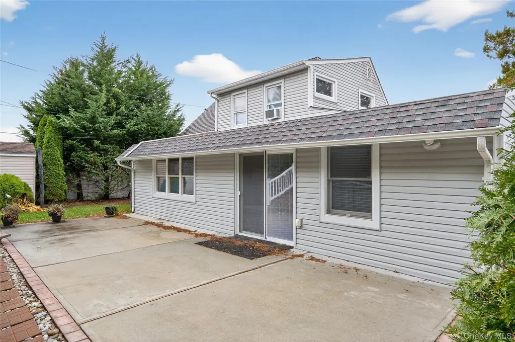 7 Lowland Road Levittown NY 11756