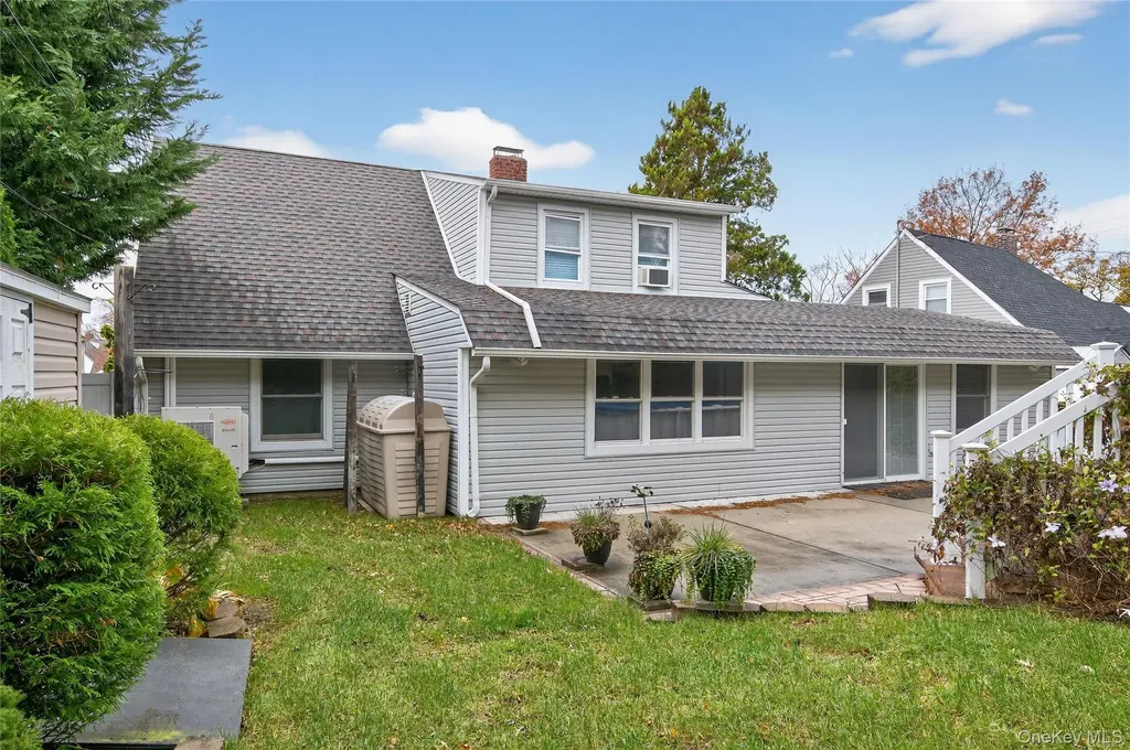 7 Lowland Road Levittown NY 11756