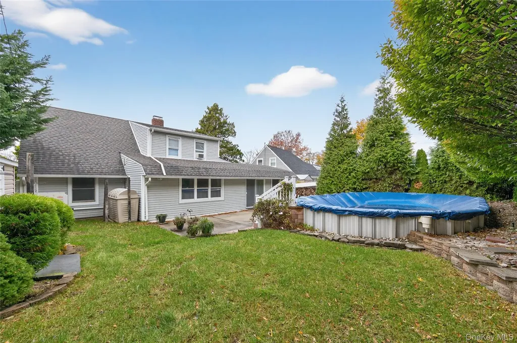 7 Lowland Road Levittown NY 11756