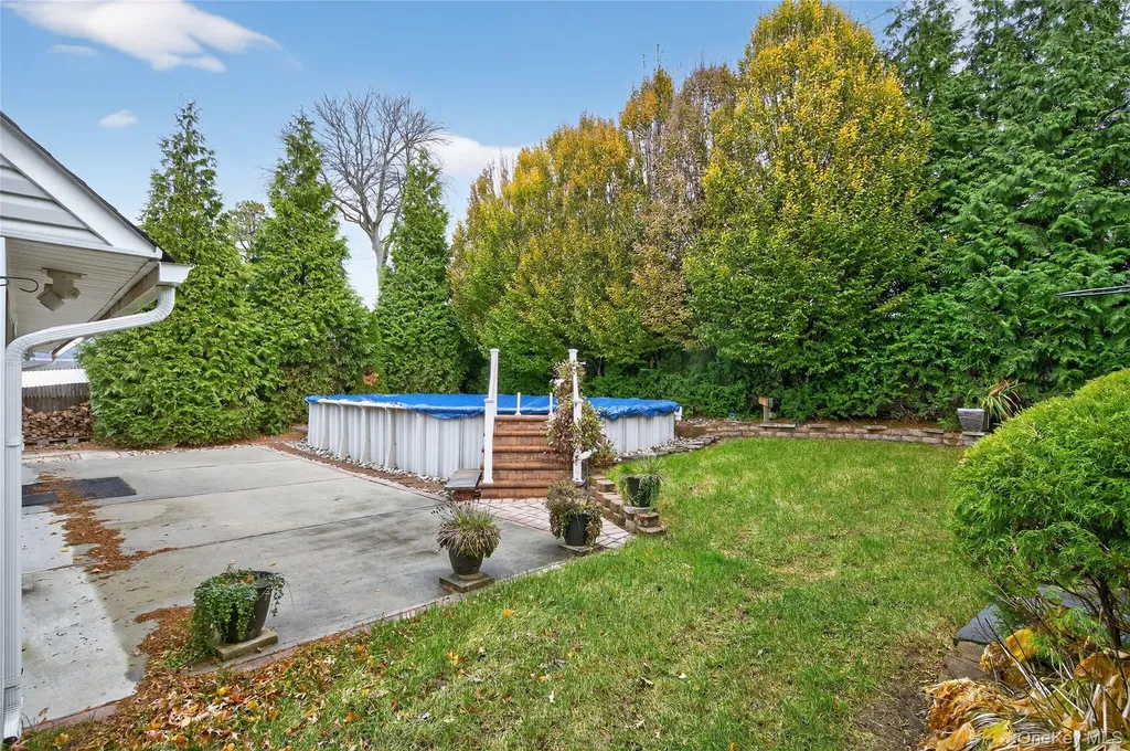 7 Lowland Road Levittown NY 11756