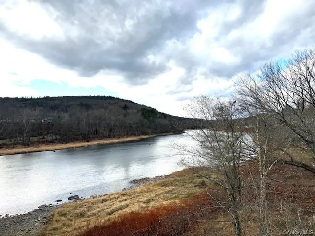 8 River Road Barryville NY 12719