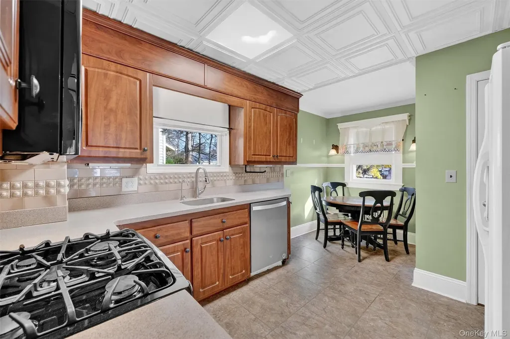 165 Wayne Avenue Suffern NY 10901