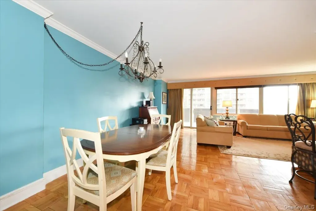 18-15 215 Bayside NY 11360