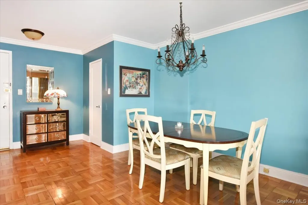18-15 215 Bayside NY 11360