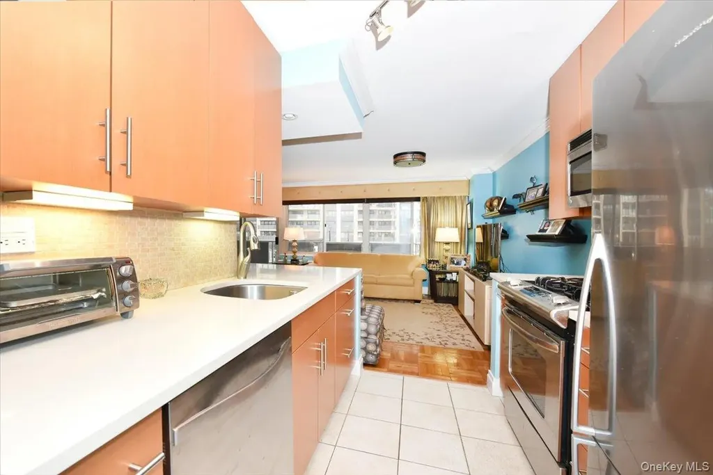 18-15 215 Bayside NY 11360