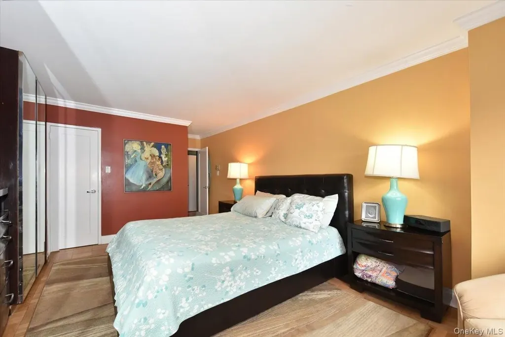 18-15 215 Bayside NY 11360