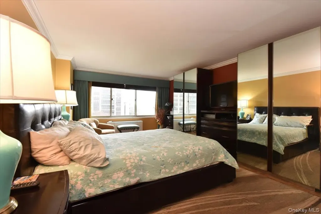 18-15 215 Bayside NY 11360