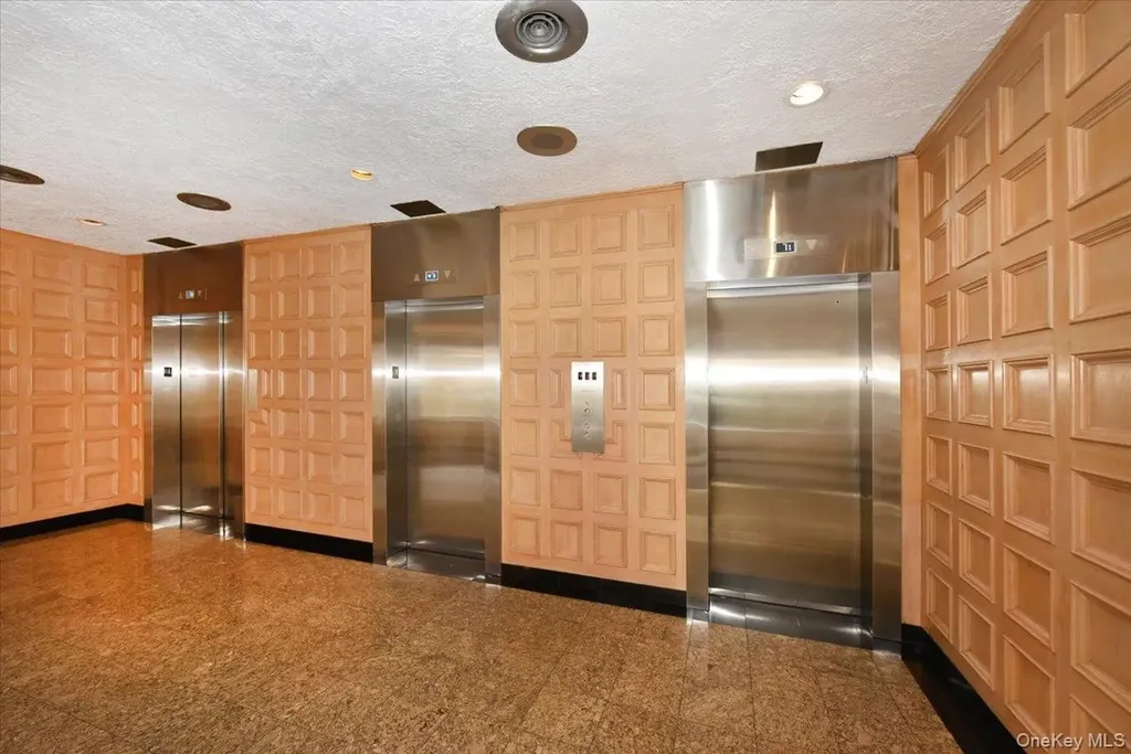 18-15 215 Bayside NY 11360