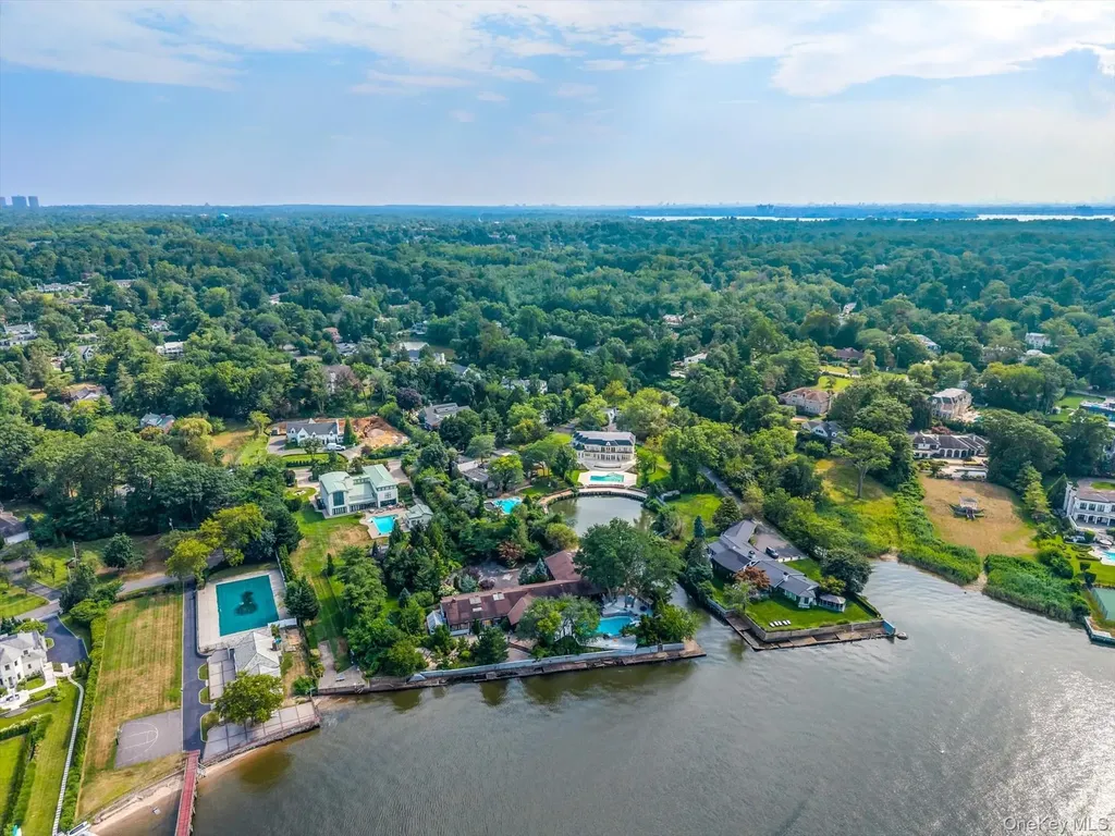 566 E Shore Road Great Neck NY 11024