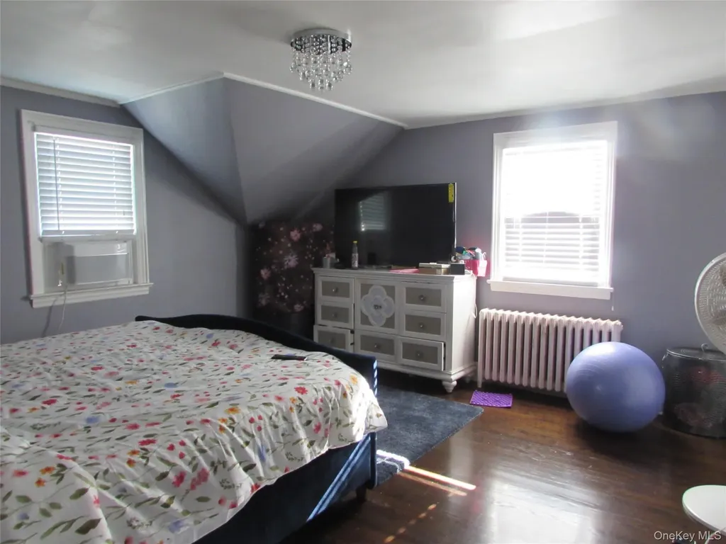 51 Phoenix Street Hempstead NY 11550