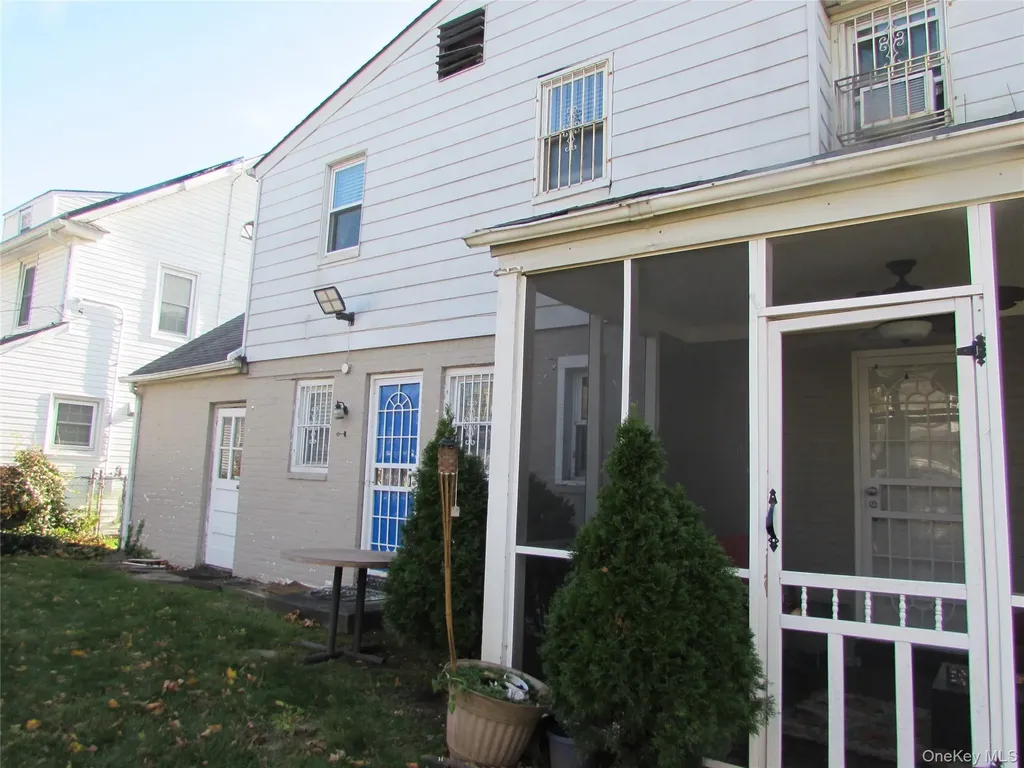 51 Phoenix Street Hempstead NY 11550