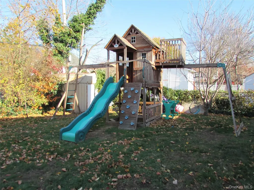51 Phoenix Street Hempstead NY 11550