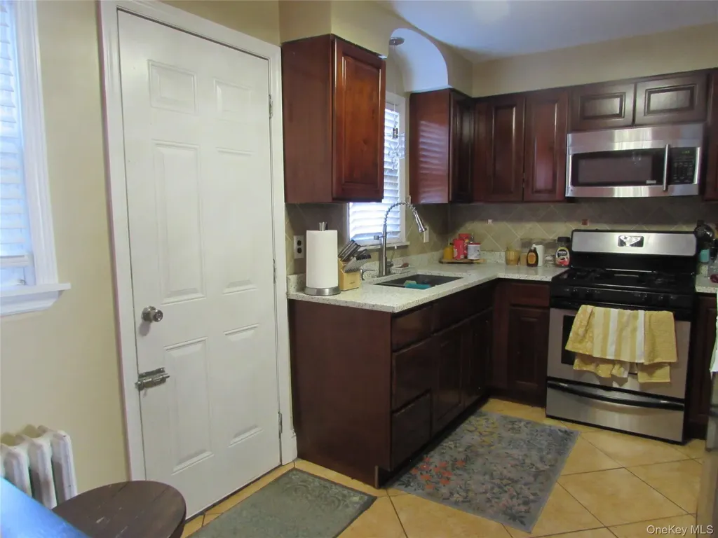51 Phoenix Street Hempstead NY 11550