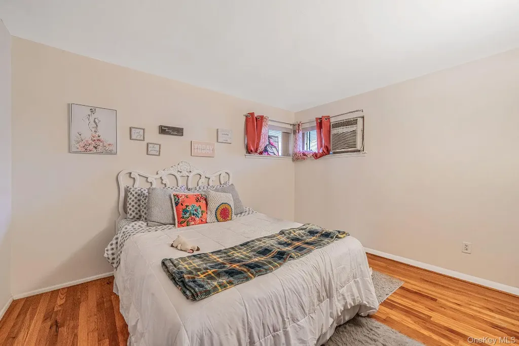 19 Amsterdam Avenue West Babylon NY 11704