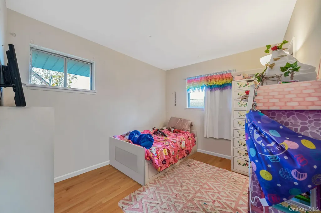 19 Amsterdam Avenue West Babylon NY 11704