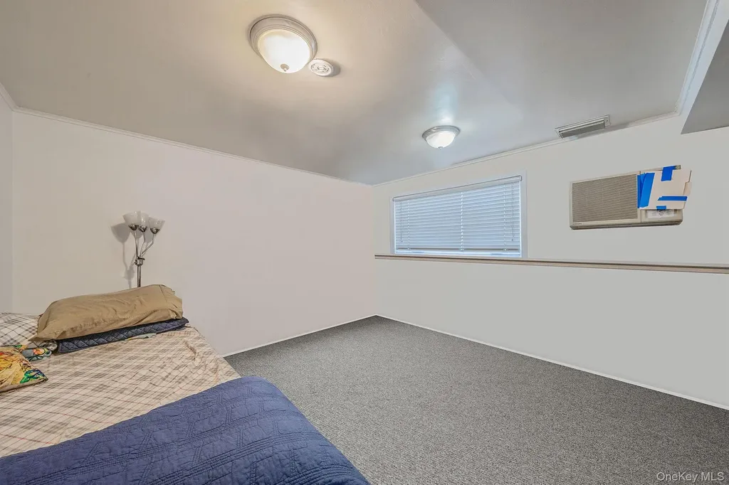19 Amsterdam Avenue West Babylon NY 11704
