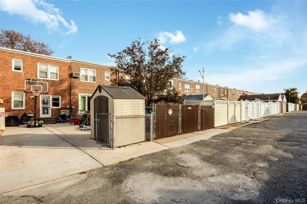 Middle Village NY 11379
