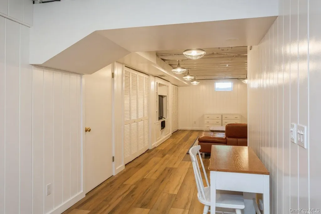 70 Jagger Lane Westhampton NY 11977