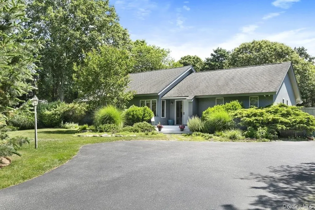 70 Jagger Lane Westhampton NY 11977