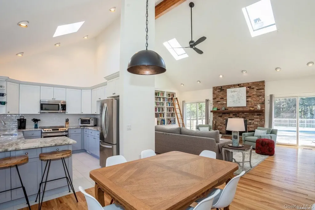 70 Jagger Lane Westhampton NY 11977