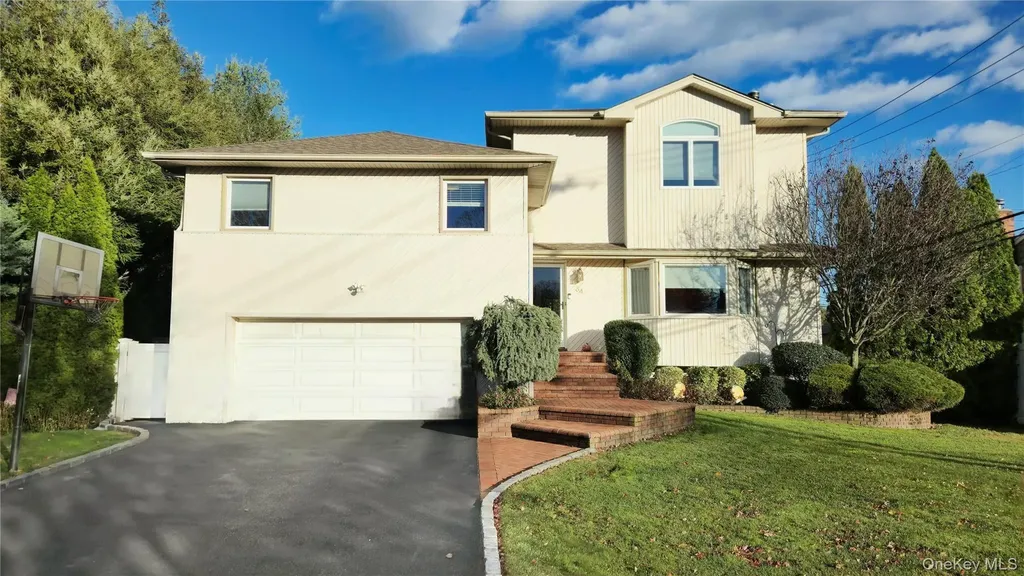 34 Melanie Lane Syosset NY 11791