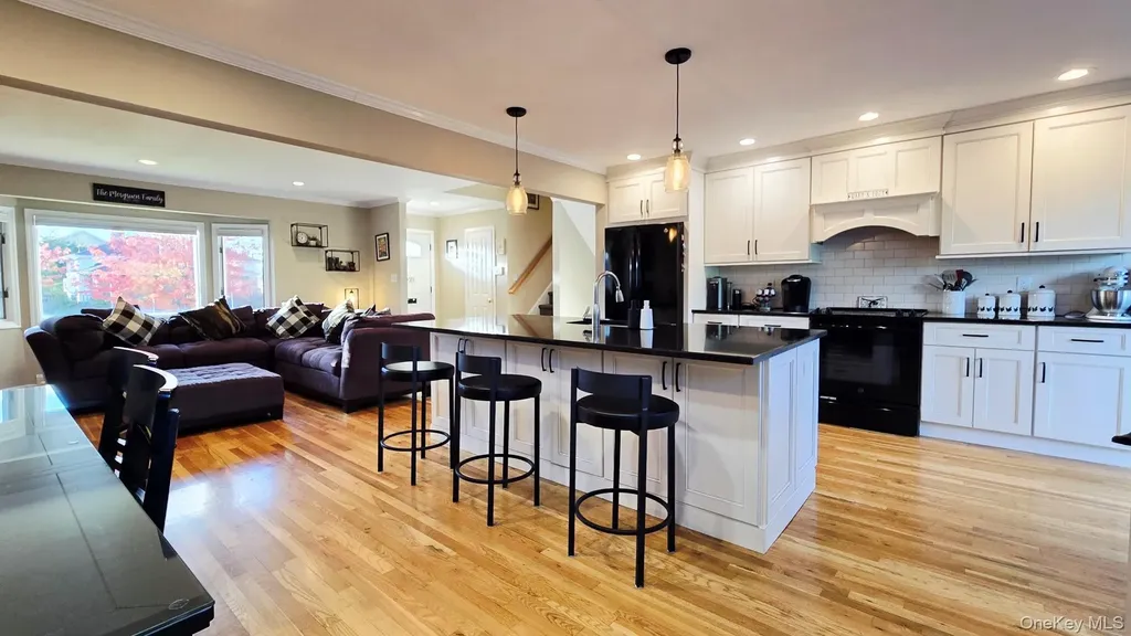 34 Melanie Lane Syosset NY 11791