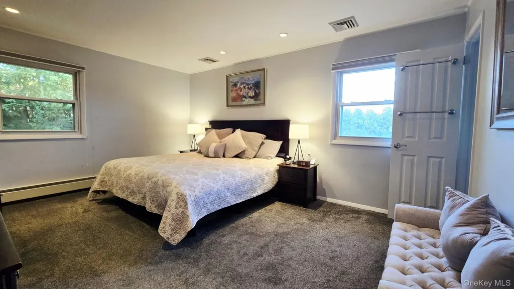 34 Melanie Lane Syosset NY 11791