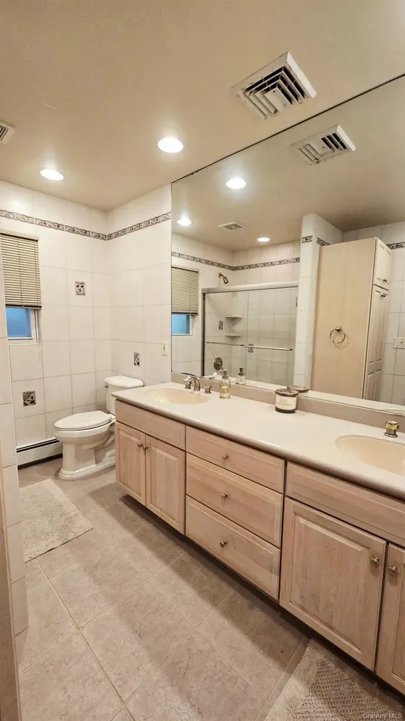 34 Melanie Lane Syosset NY 11791