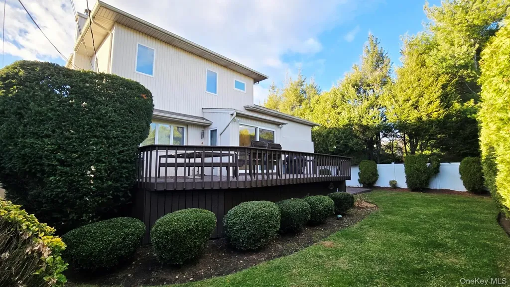 34 Melanie Lane Syosset NY 11791