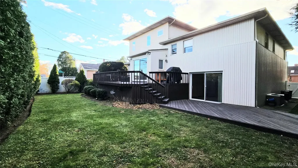 34 Melanie Lane Syosset NY 11791
